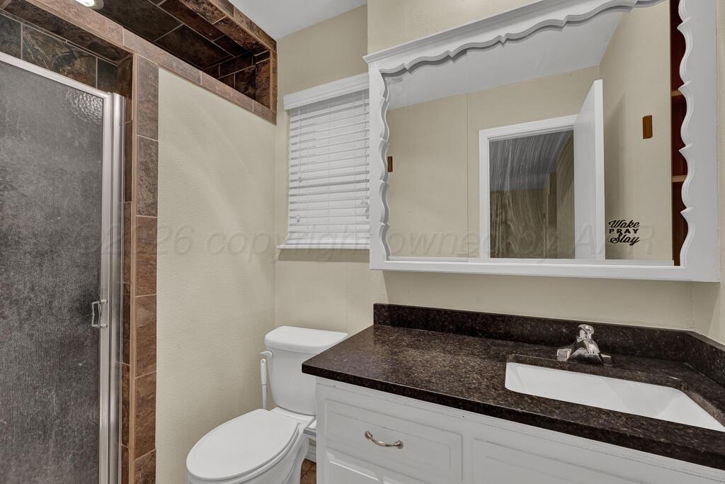 6003 Jameson Road Amarillo, TX 79106 - Photo 21 of 27 master bathroom