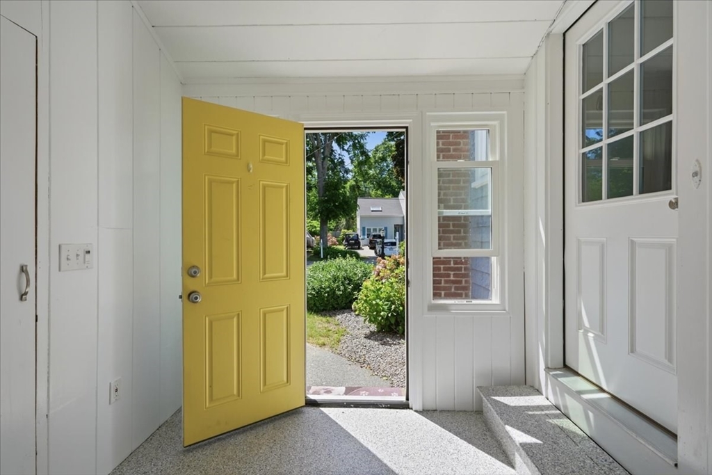 6 Jackson Road Scituate, MA 02066 - Photo 5 of 38