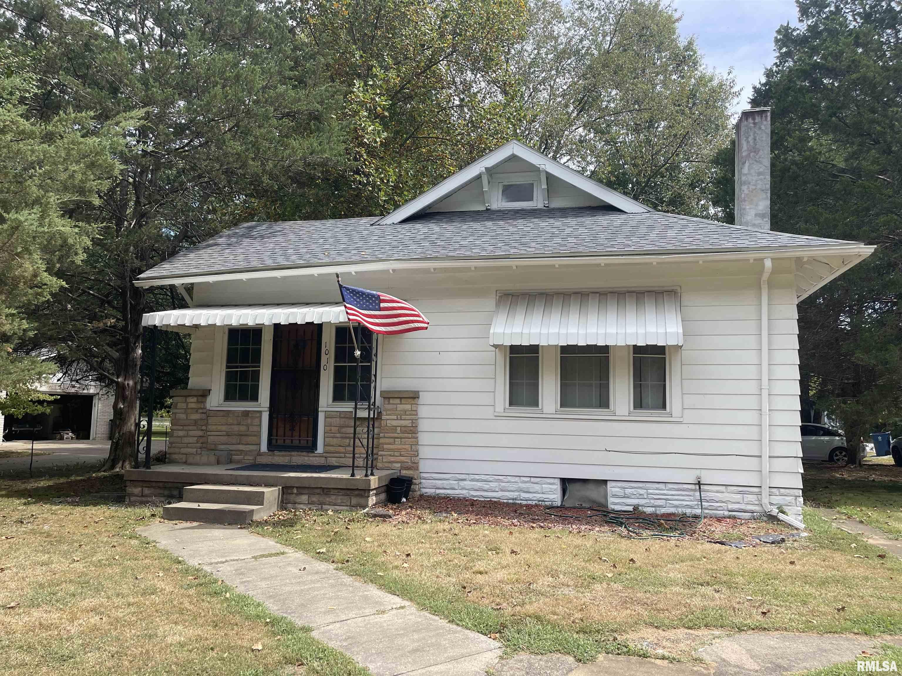 1010 South Main Street Benton, IL 62812 - Photo 1 of 30