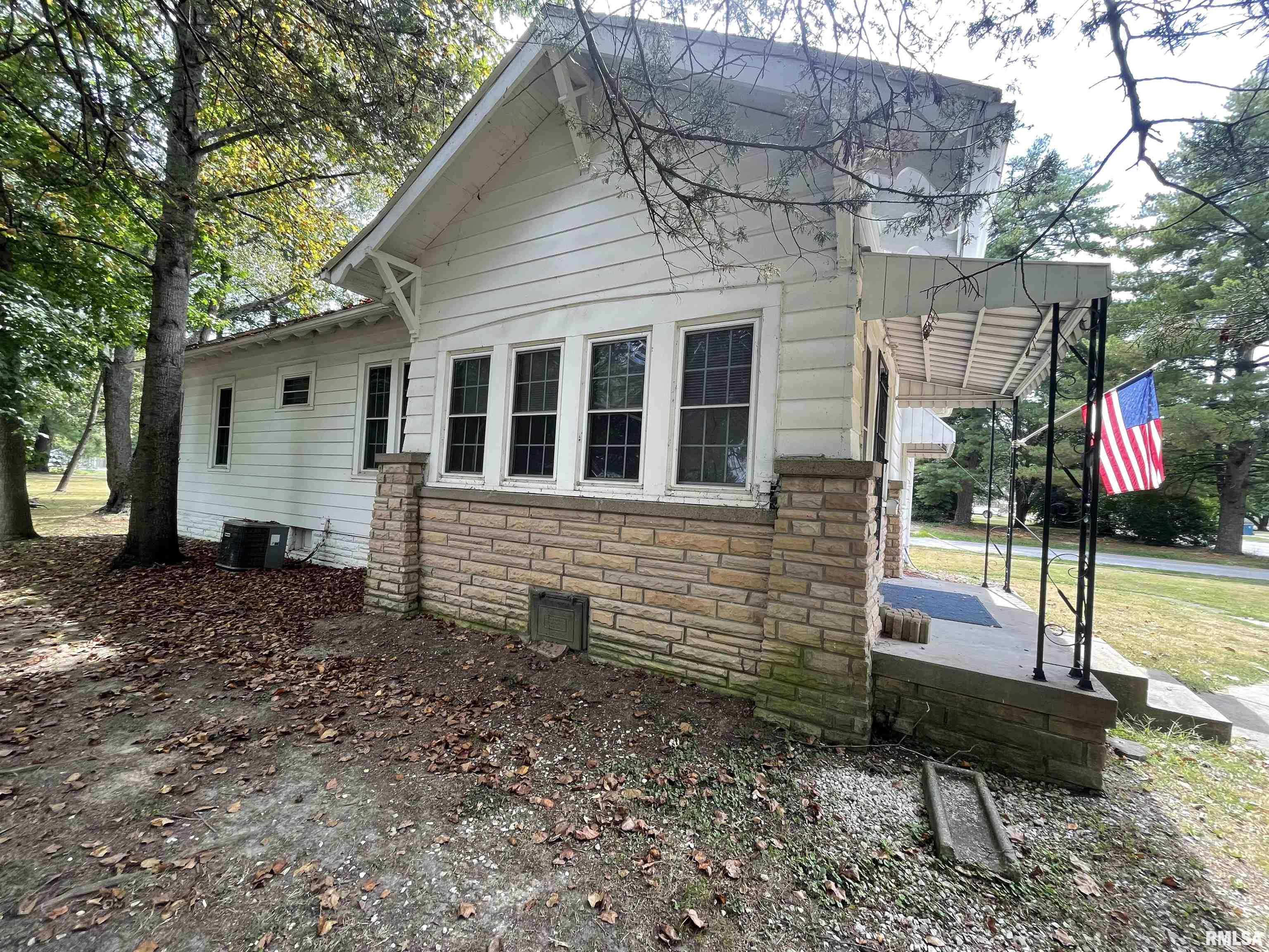 1010 South Main Street Benton, IL 62812 - Photo 4 of 30