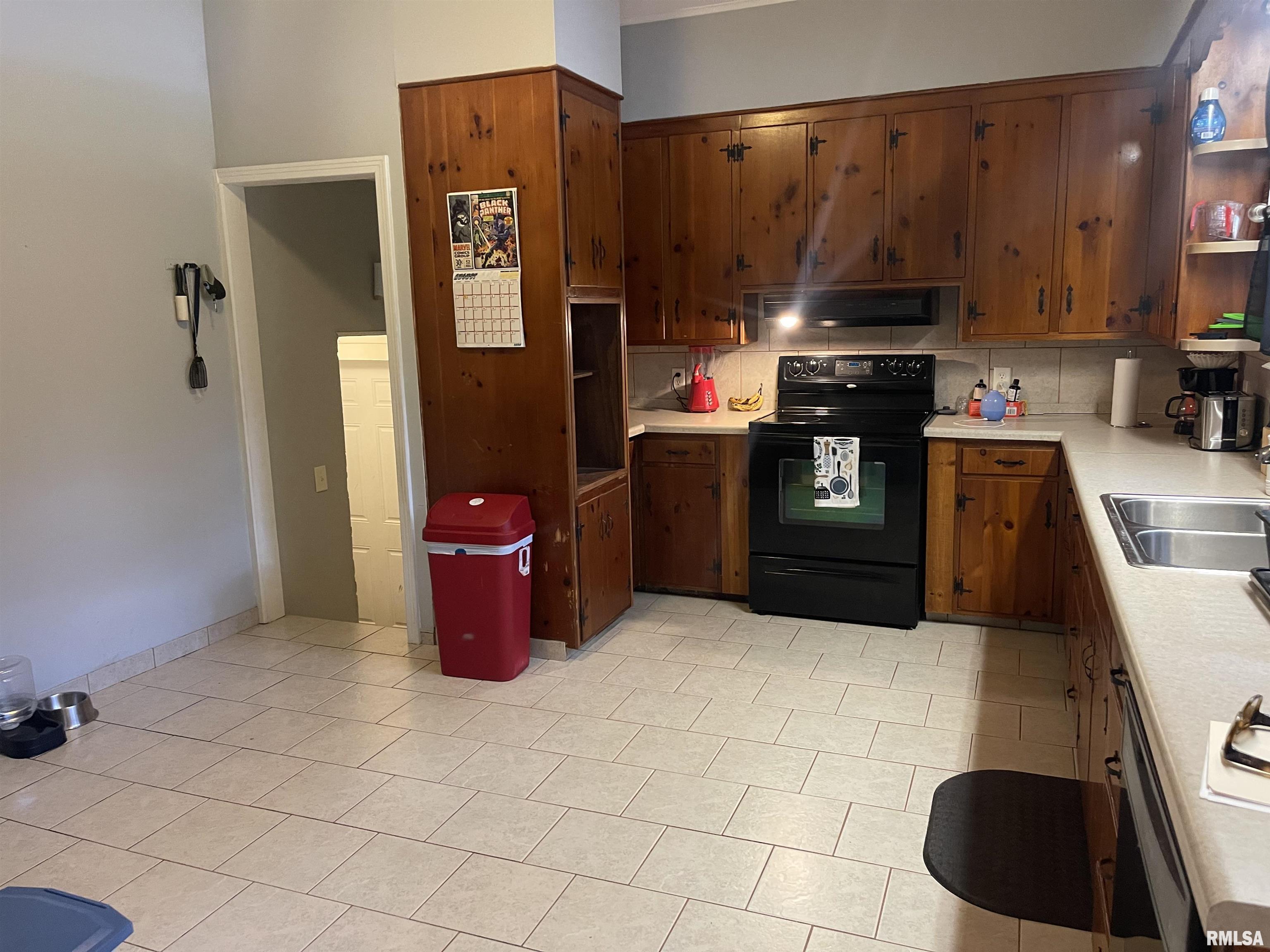 1010 South Main Street Benton, IL 62812 - Photo 9 of 30