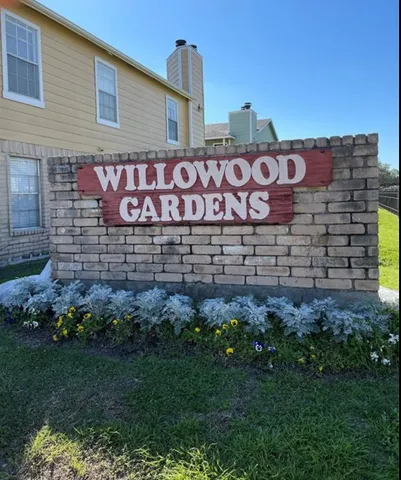 $129,999 | 7679 Fallbrook Drive, Unit 7679, Houston, TX 77086