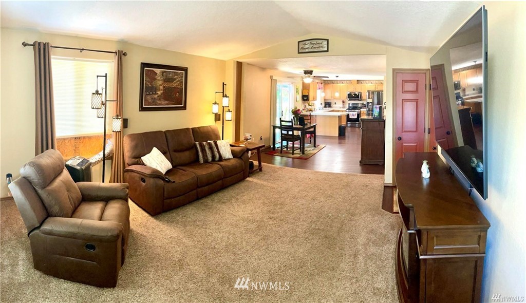 914 North Railroad Avenue Ridgefield, WA 98642 - Photo 3 of 15 Gallery Image 3