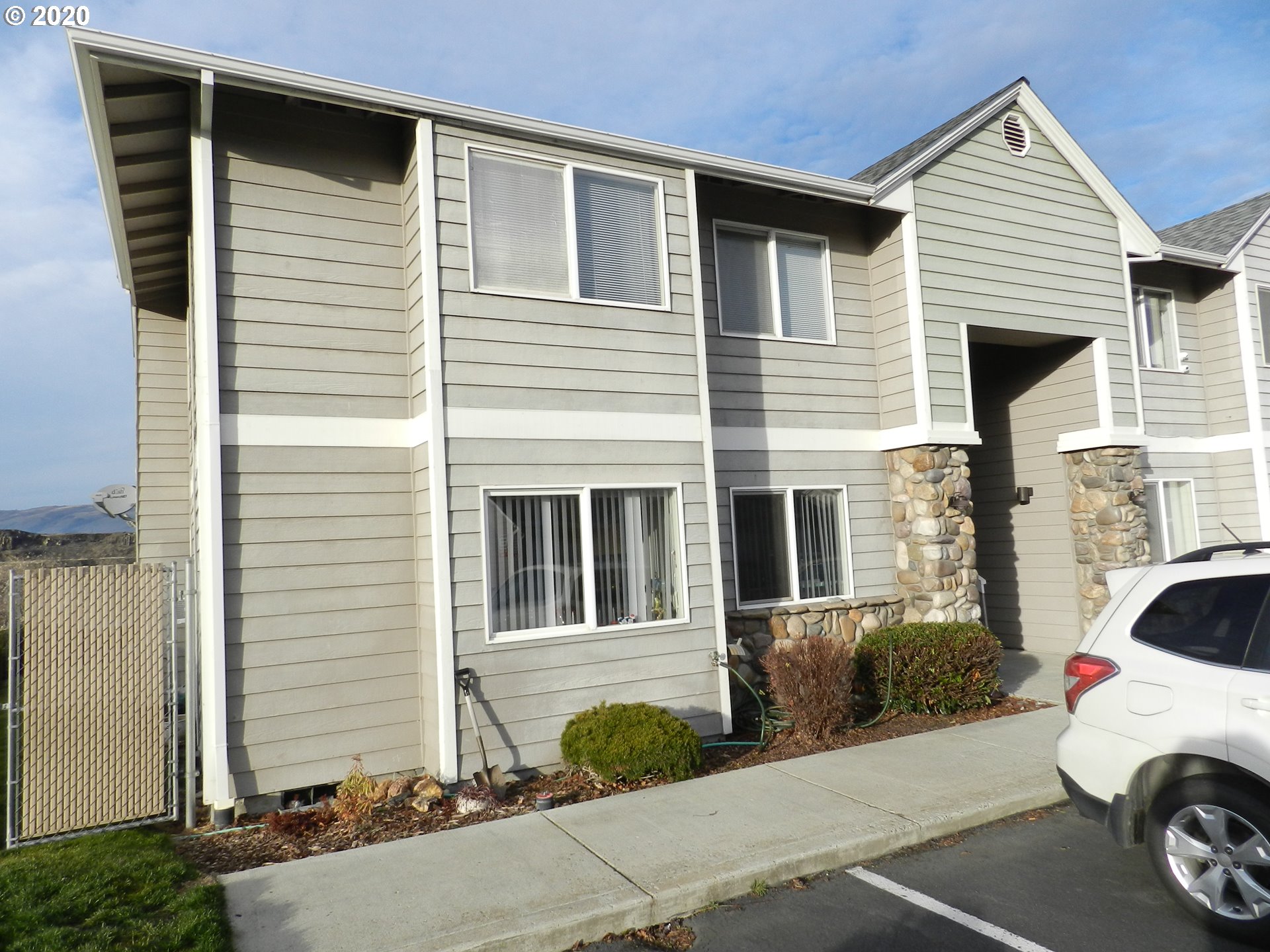 240 Lone Pine Lane, Unit 2 The Dalles, OR 97058 - Photo 2 of 26