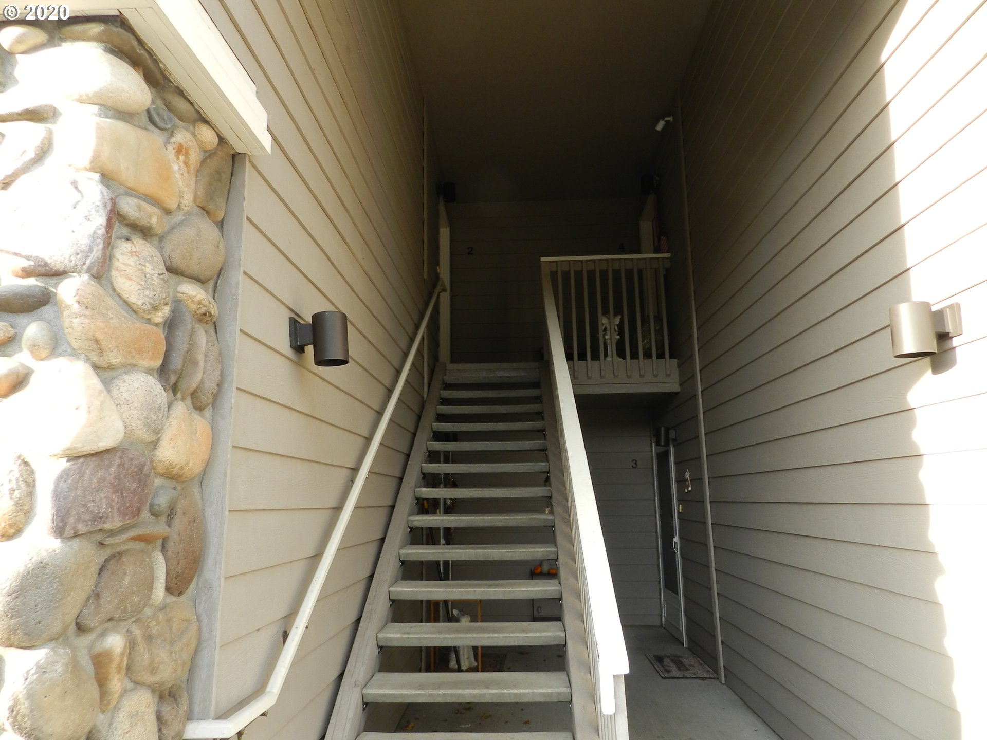 240 Lone Pine Lane, Unit 2 The Dalles, OR 97058 - Photo 4 of 26