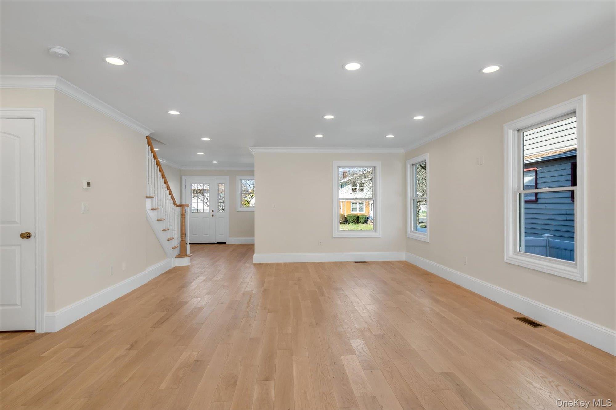 68 Edgewood Road, Unit B Port Washington, NY 11050 - Photo 5 of 22