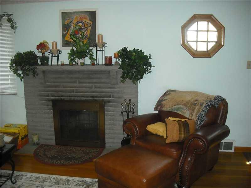 1037 Silver Lane McKees Rocks, PA 15136 - Photo 3 of 16 Living Room.
