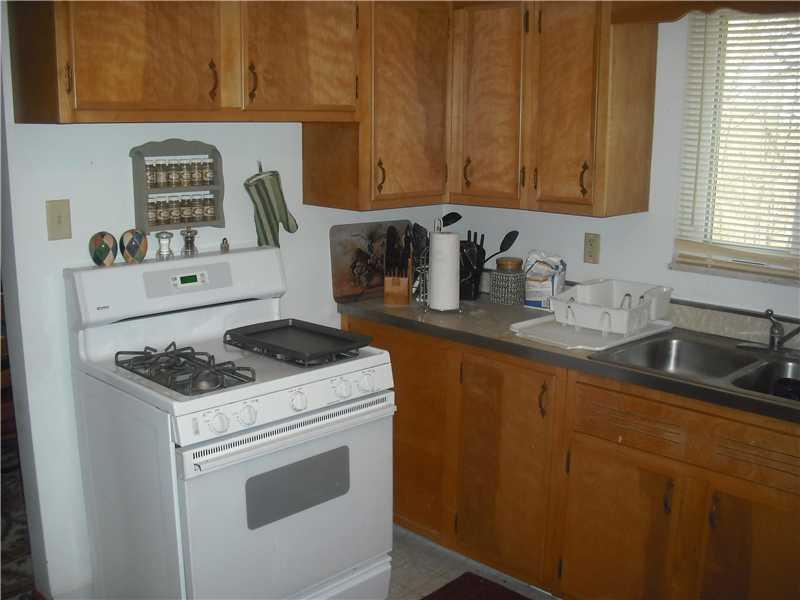 1037 Silver Lane McKees Rocks, PA 15136 - Photo 4 of 16 Kitchen.