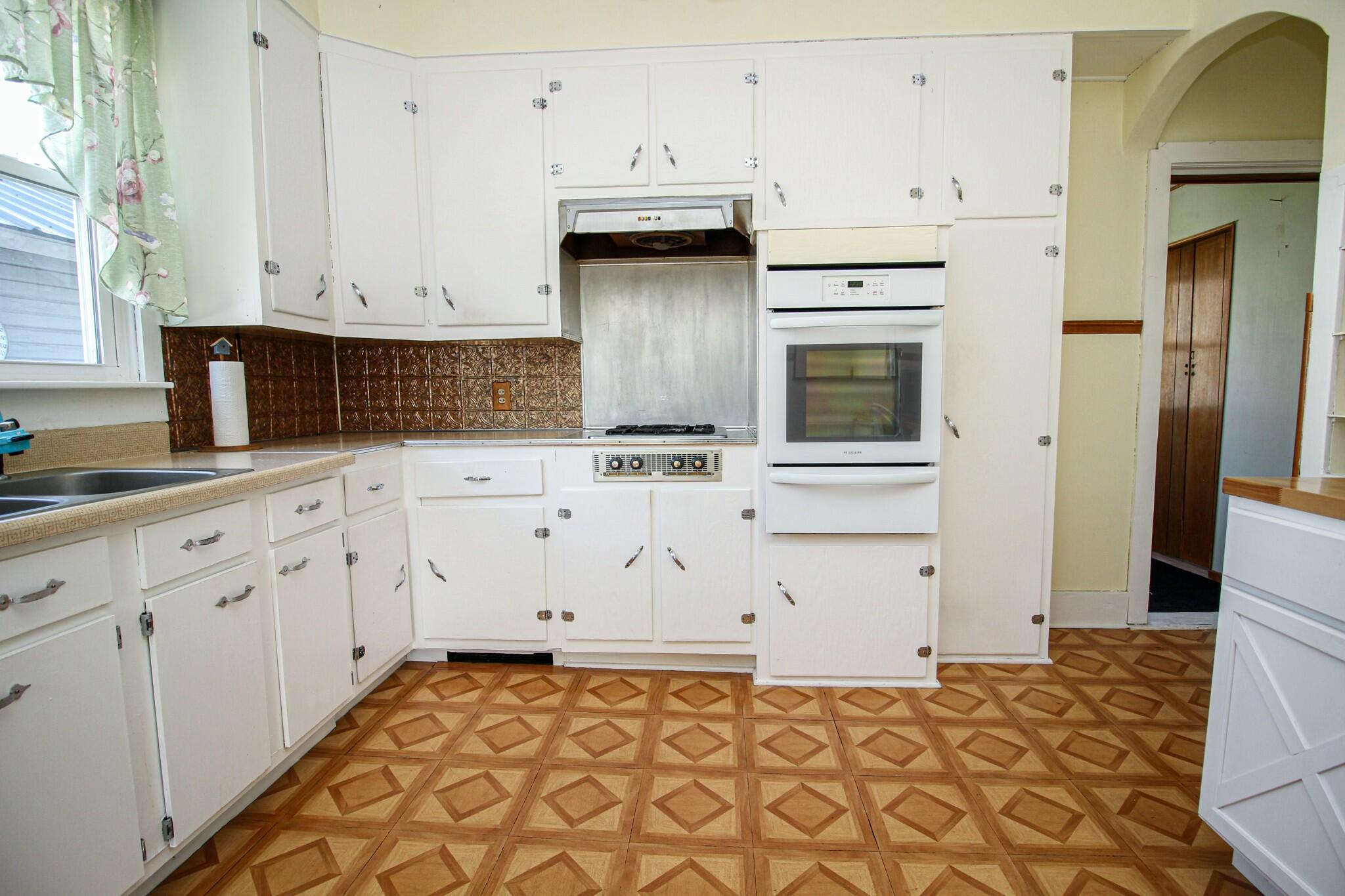 305 North Douglas Avenue Three Rivers, MI 49093 - Photo 14 of 30 tempImagea1I67B