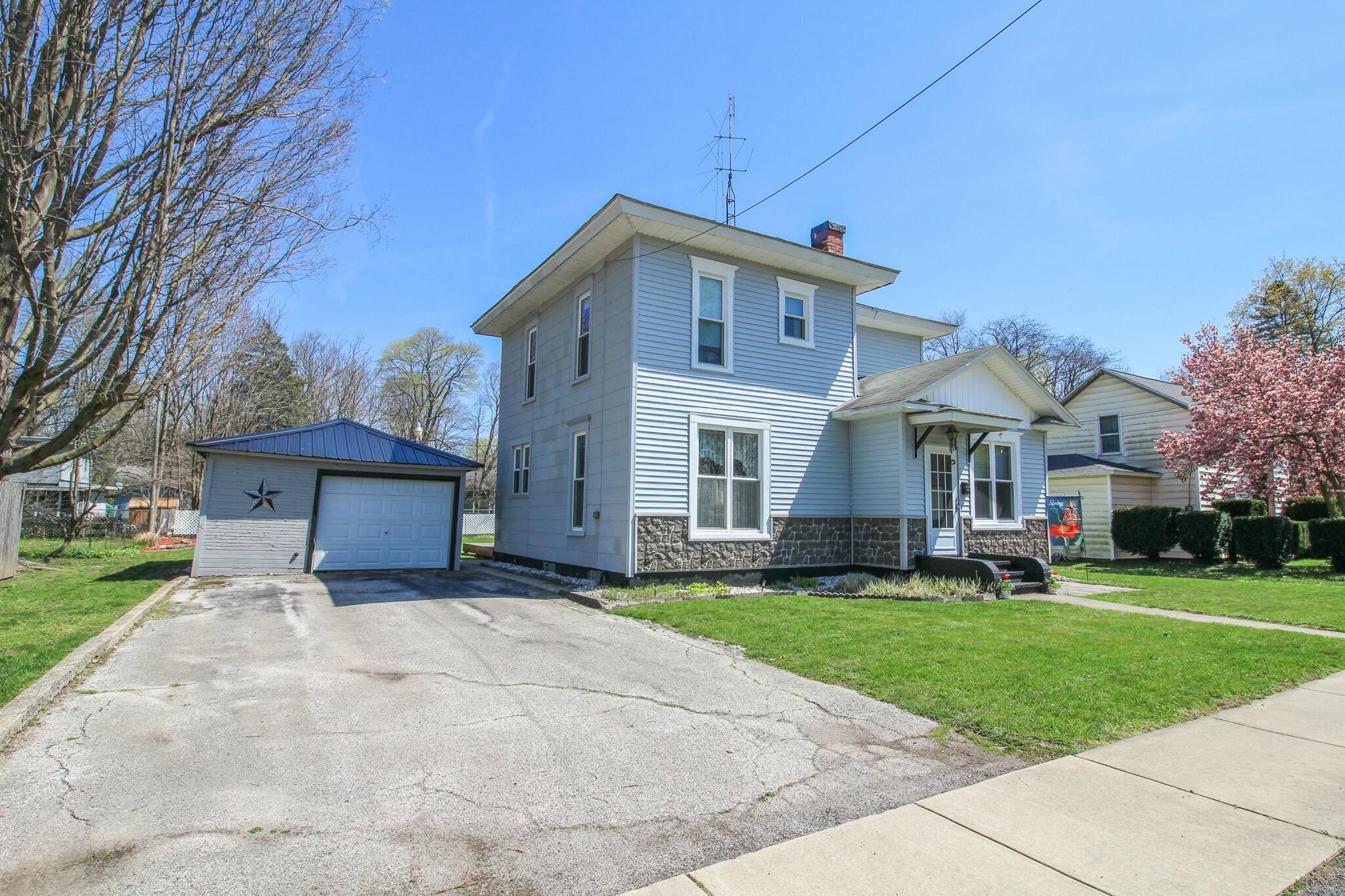 305 North Douglas Avenue Three Rivers, MI 49093 - Photo 2 of 30 tempImageNB4faJ