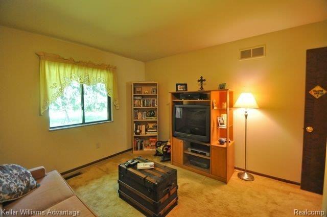 2589 Cullen Road Howell, MI 48855 - Photo 15 of 25 14-Bedroom2.jpg