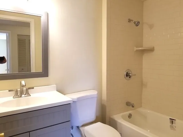 $1,850 | 1854 Jamestown Circle, Hoffman Estates, IL 60169