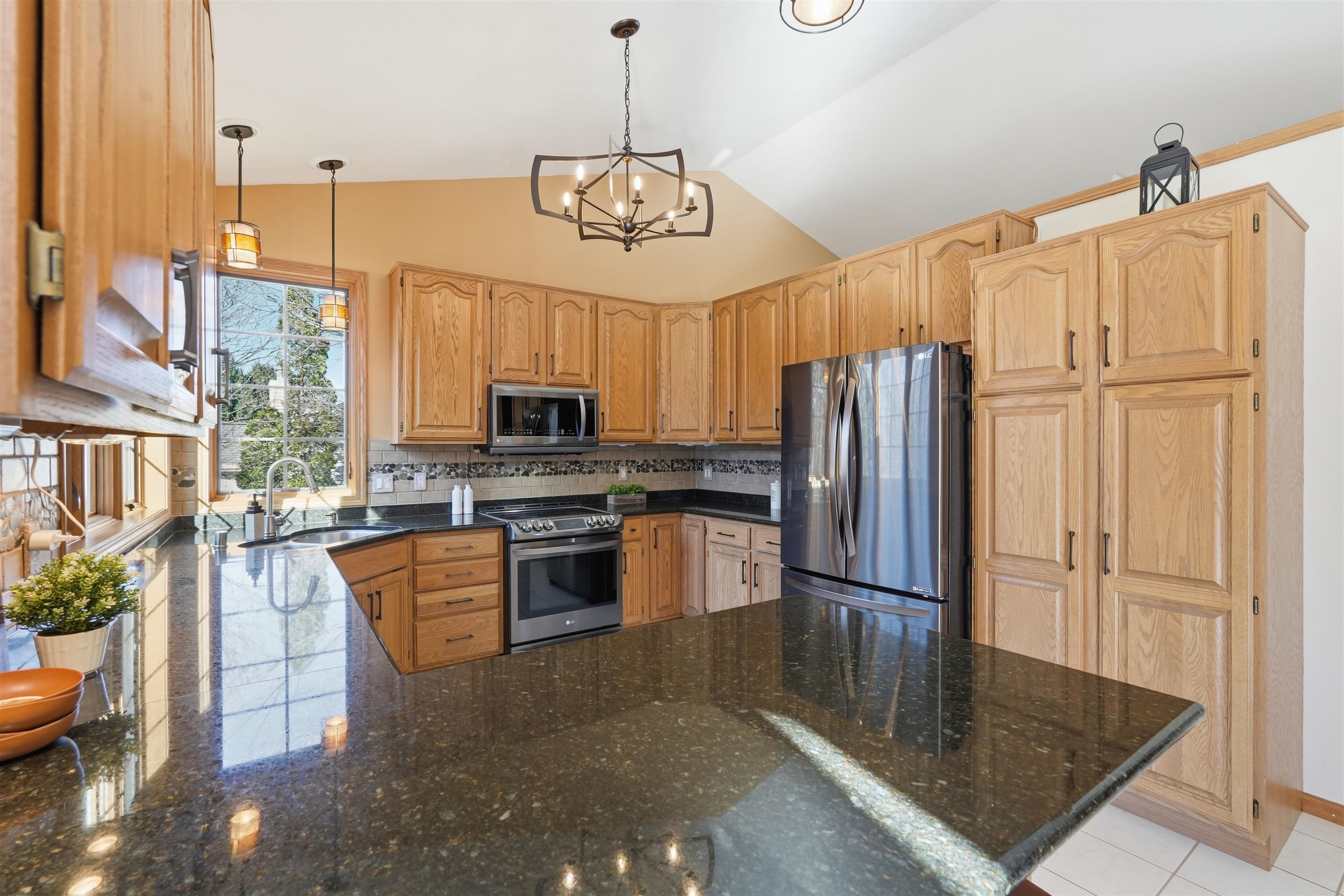 1237 Mockingbird Lane Sun Prairie, WI 53590 - Photo 13 of 88