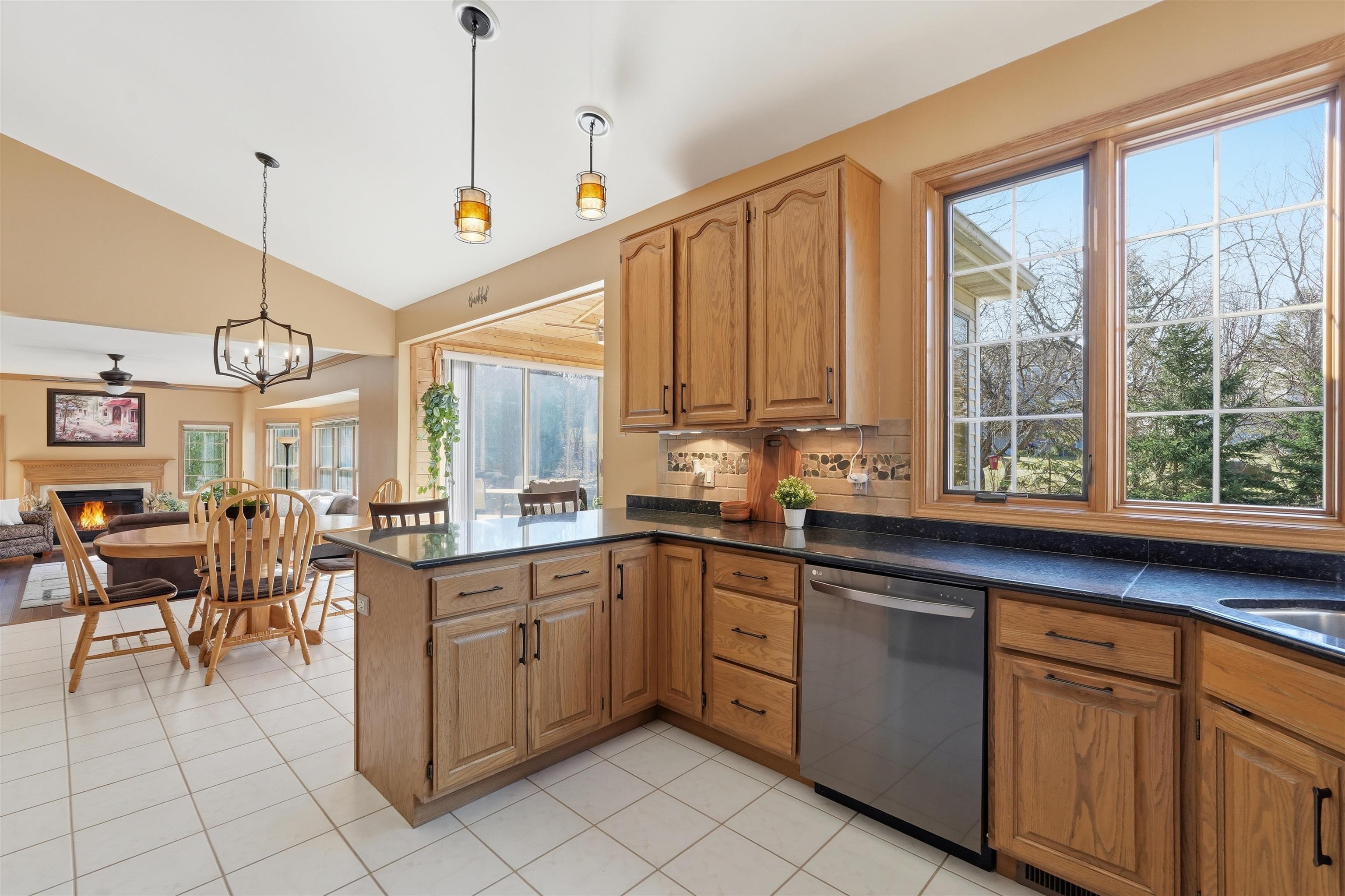 1237 Mockingbird Lane Sun Prairie, WI 53590 - Photo 16 of 88