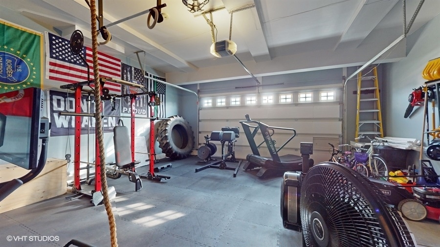 25613 West Cerena Circle Plainfield, IL 60586 - Photo 9 of 28 a view of a room with gym equipment