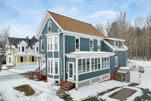 $479,000 | 77 Central Street, Farmington, NH 03835