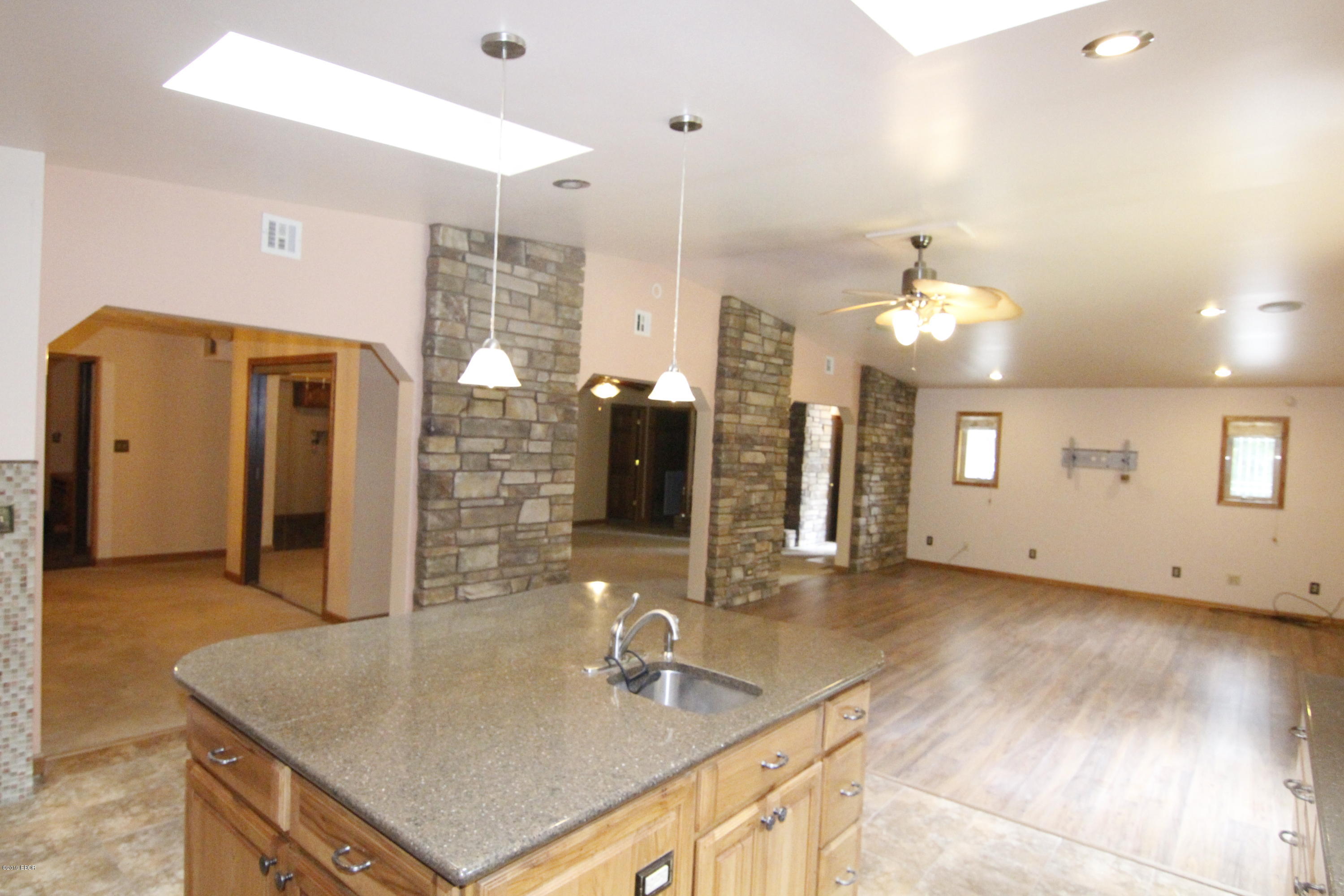 813 West Lake Road Carbondale, IL 62901 - Photo 3 of 50