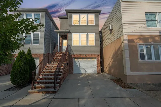 $3,950 | 93 Evergreen Street, Unit 1, Bayonne, NJ 07002