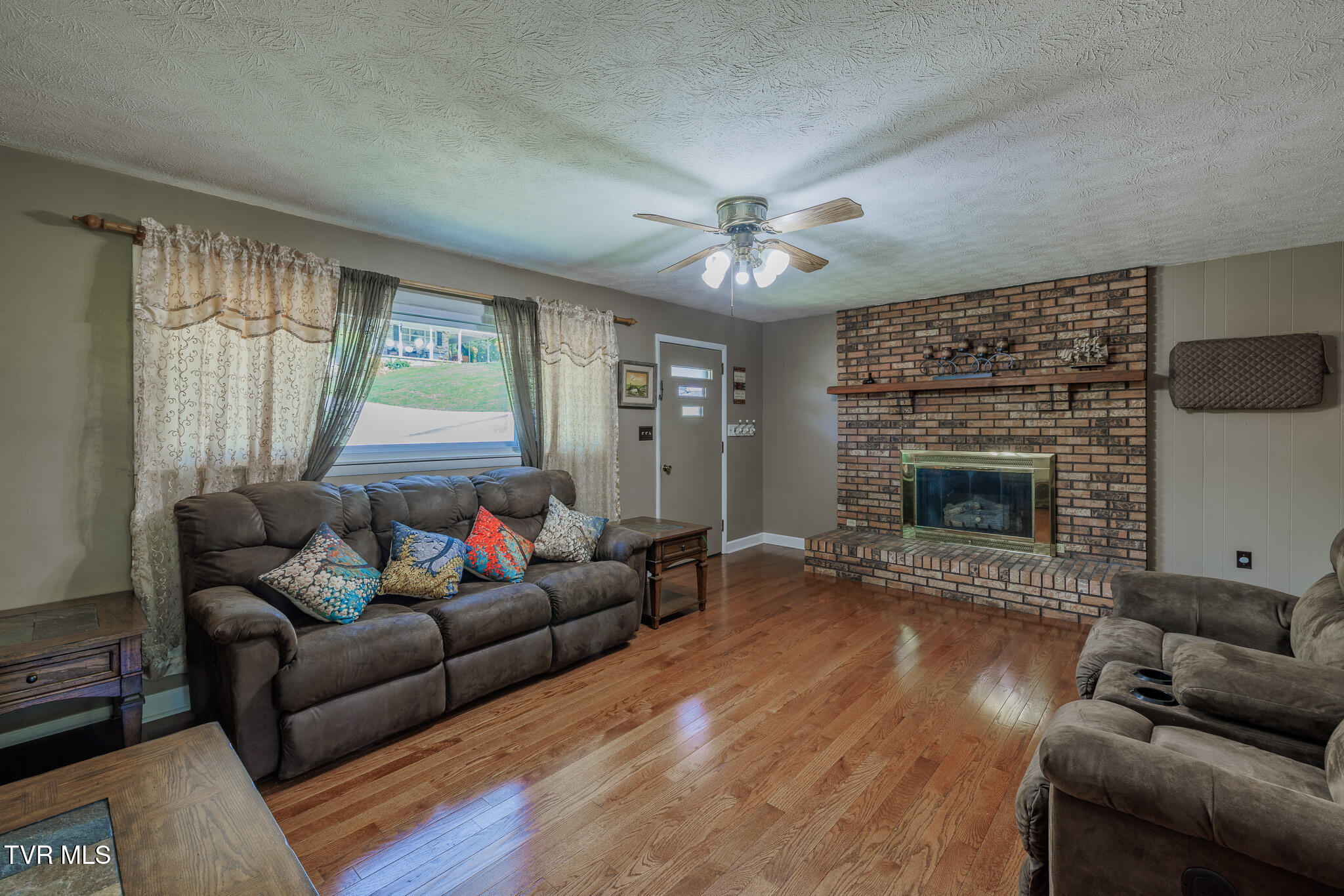 314 Woodvale Road Blountville, TN 37617 - Photo 3 of 35 1R9A5307-HDR
