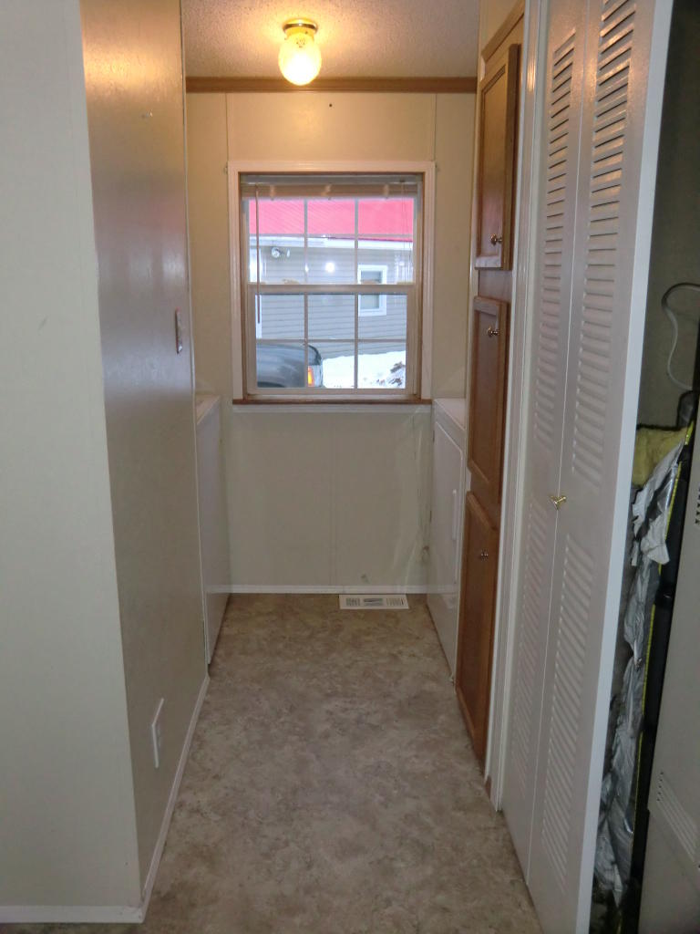 189 Hanscom Road Waterville, ME 04901 - Photo 19 of 30 400 laundry room