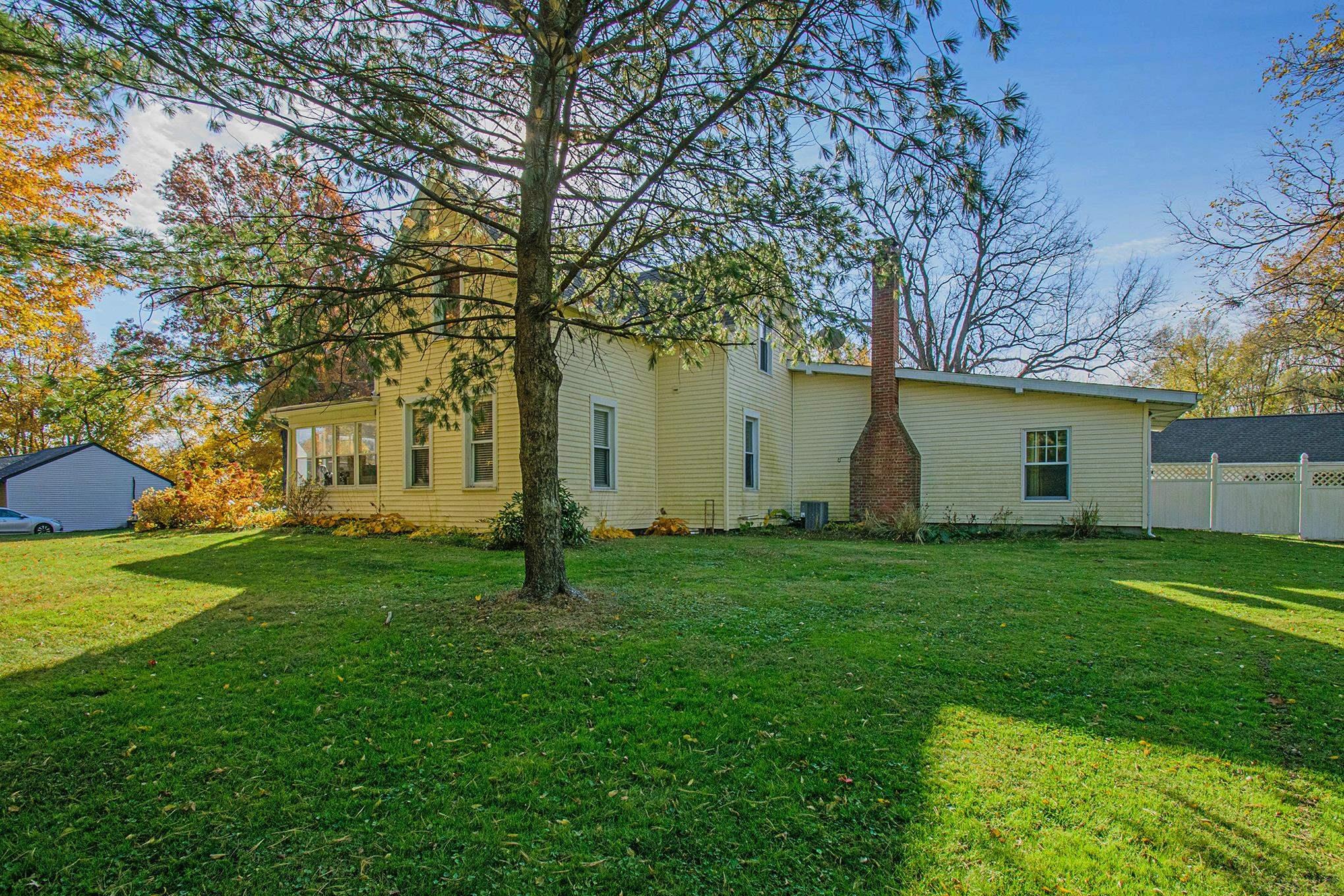 20730 Roosevelt Road South Bend, IN 46614 - Photo 5 of 36