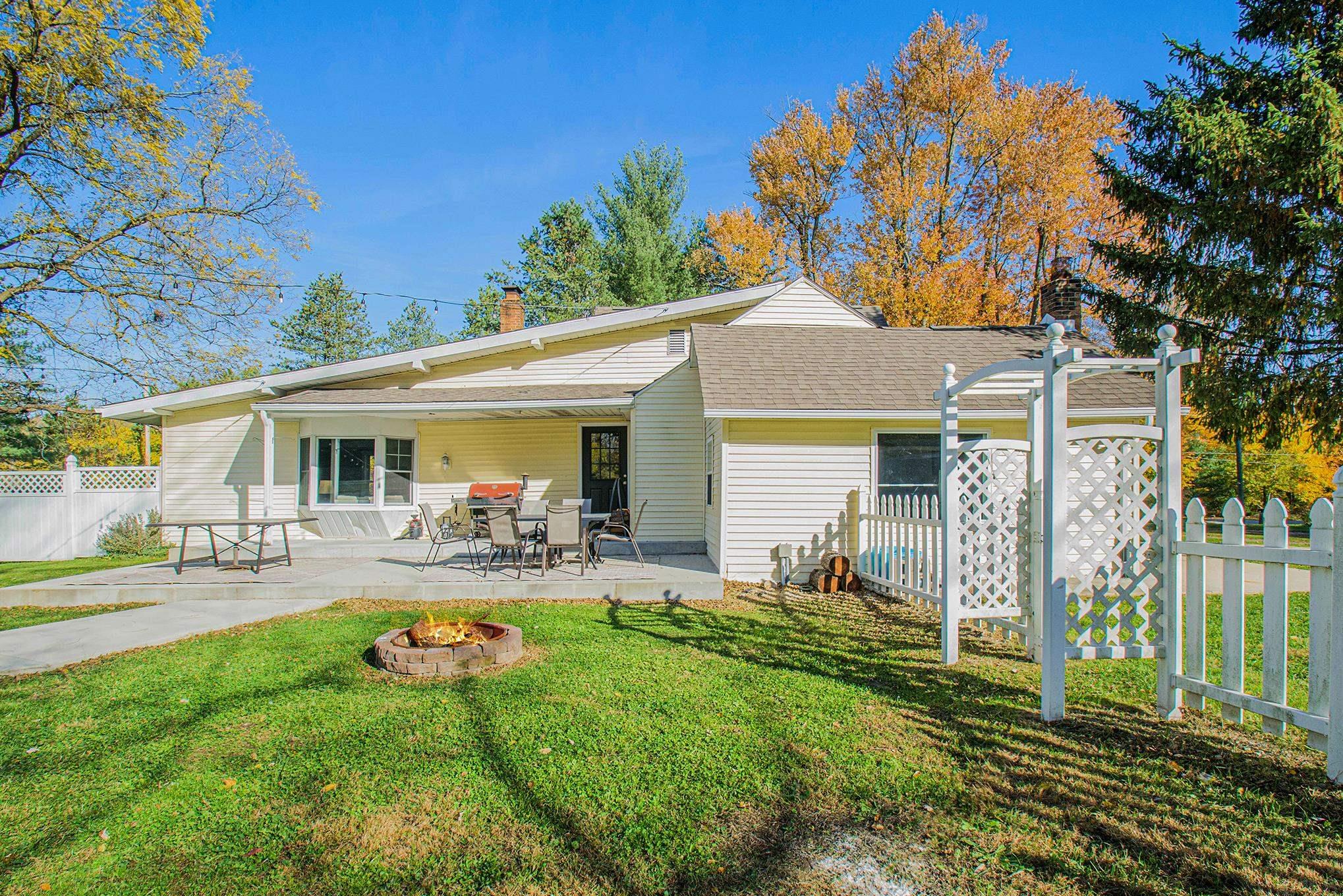 20730 Roosevelt Road South Bend, IN 46614 - Photo 8 of 36