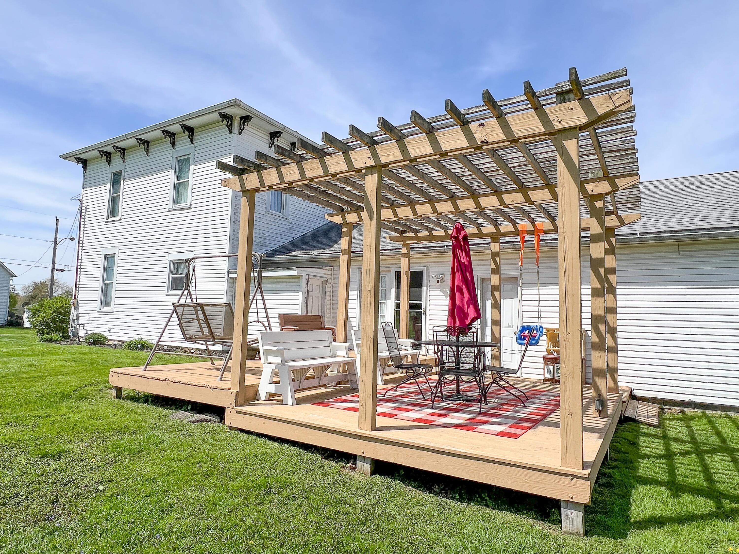 107 Union Street Edison, OH 43320 - Photo 7 of 47 Pergola located off family room