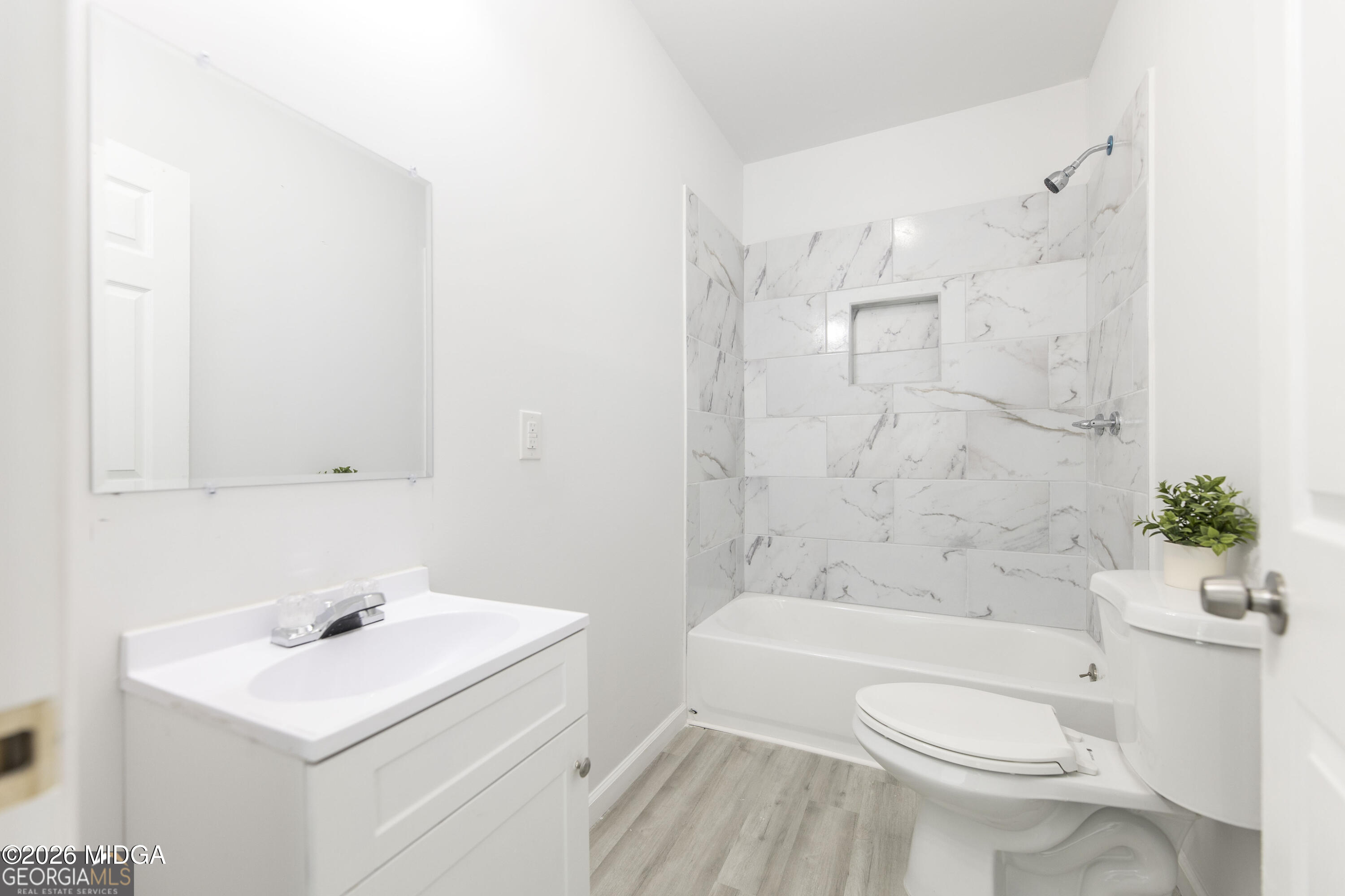 1175 Hartley Street Macon, GA 31206 - Photo 4 of 10 HD_1757620936669_1175_Hartley_St_23