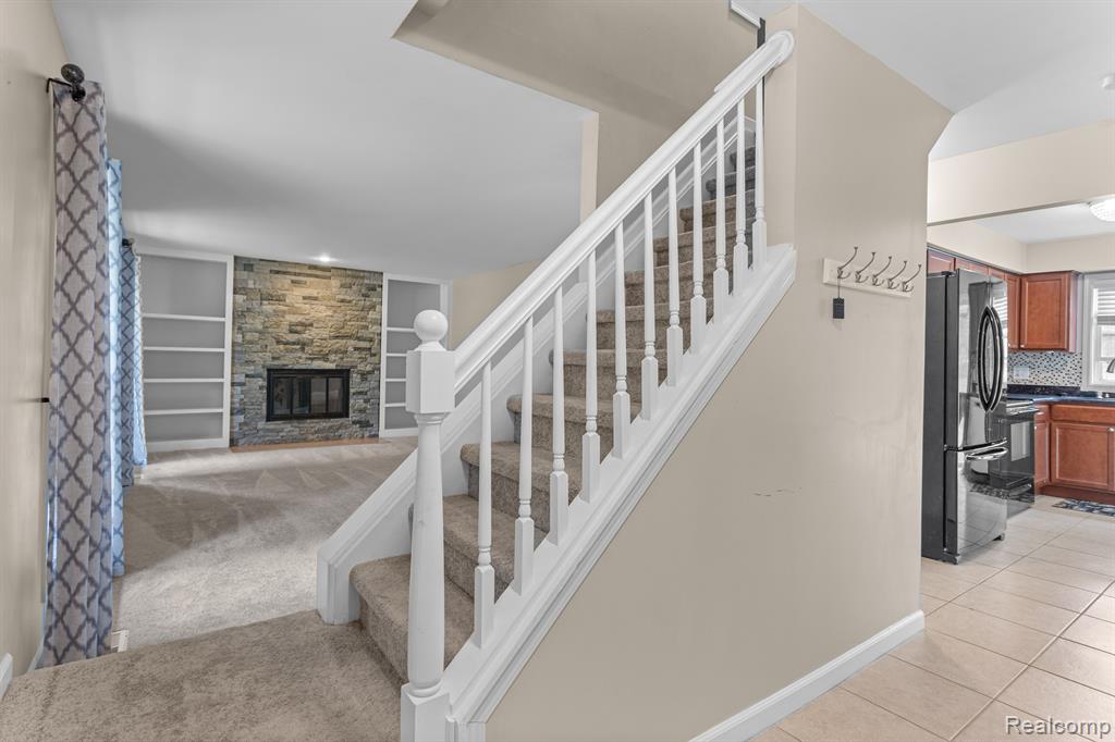 1082 Barneswood Lane Rochester, MI 48306 - Photo 9 of 26
