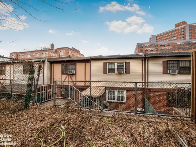 $599,000 | 716 St Ann's Avenue | Woodstock