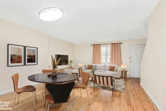 $599,000 | 716 St Ann's Avenue | Woodstock