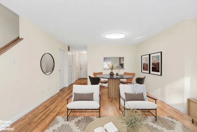 $599,000 | 716 St Ann's Avenue | Woodstock