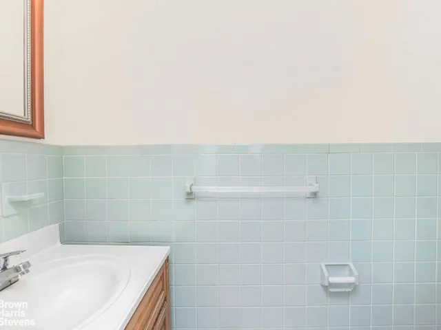 $599,000 | 716 St Ann's Avenue | Woodstock