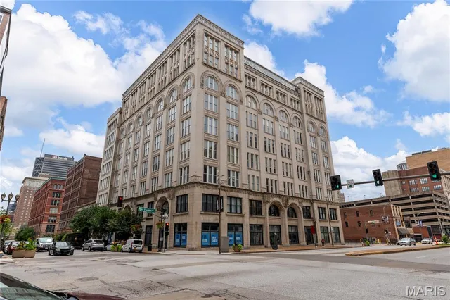 $194,900 | 1136 Washington Avenue, Unit 502, St. Louis, MO 63101