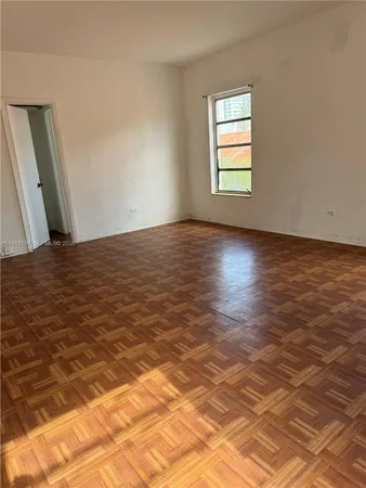$1,600 | 825 Alton Road, Unit 8, Miami Beach, FL 33139
