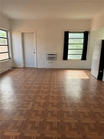 $1,600 | 825 Alton Road, Unit 8, Miami Beach, FL 33139