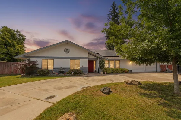 $514,900 | 1025 West Monte Vista Avenue, Visalia, CA 93277