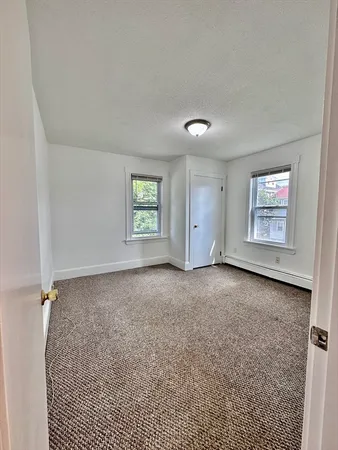 $2,000 | 90 Brook Road, Unit 1R, Quincy, MA 02169