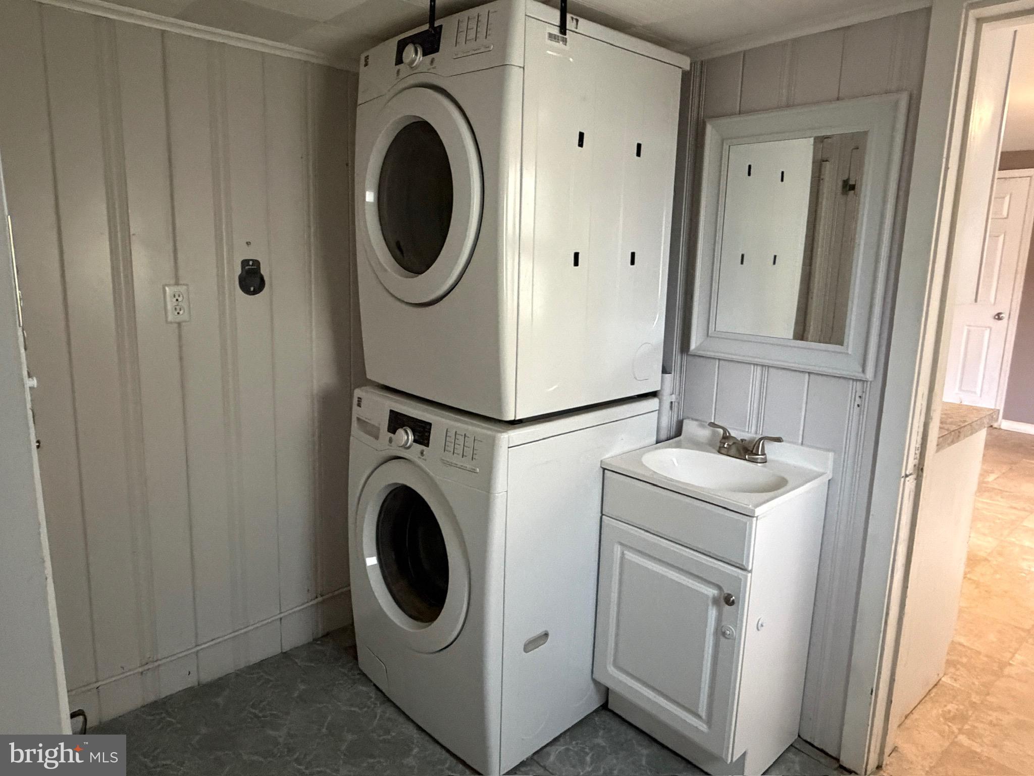 125 South Main Street Manheim, PA 17545 - Photo 17 of 27 a utility room with dryer and washer