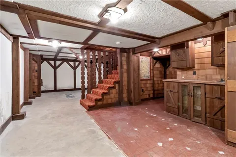 $385,000 | 12126 Jefferson Court, Kansas City, MO 64145