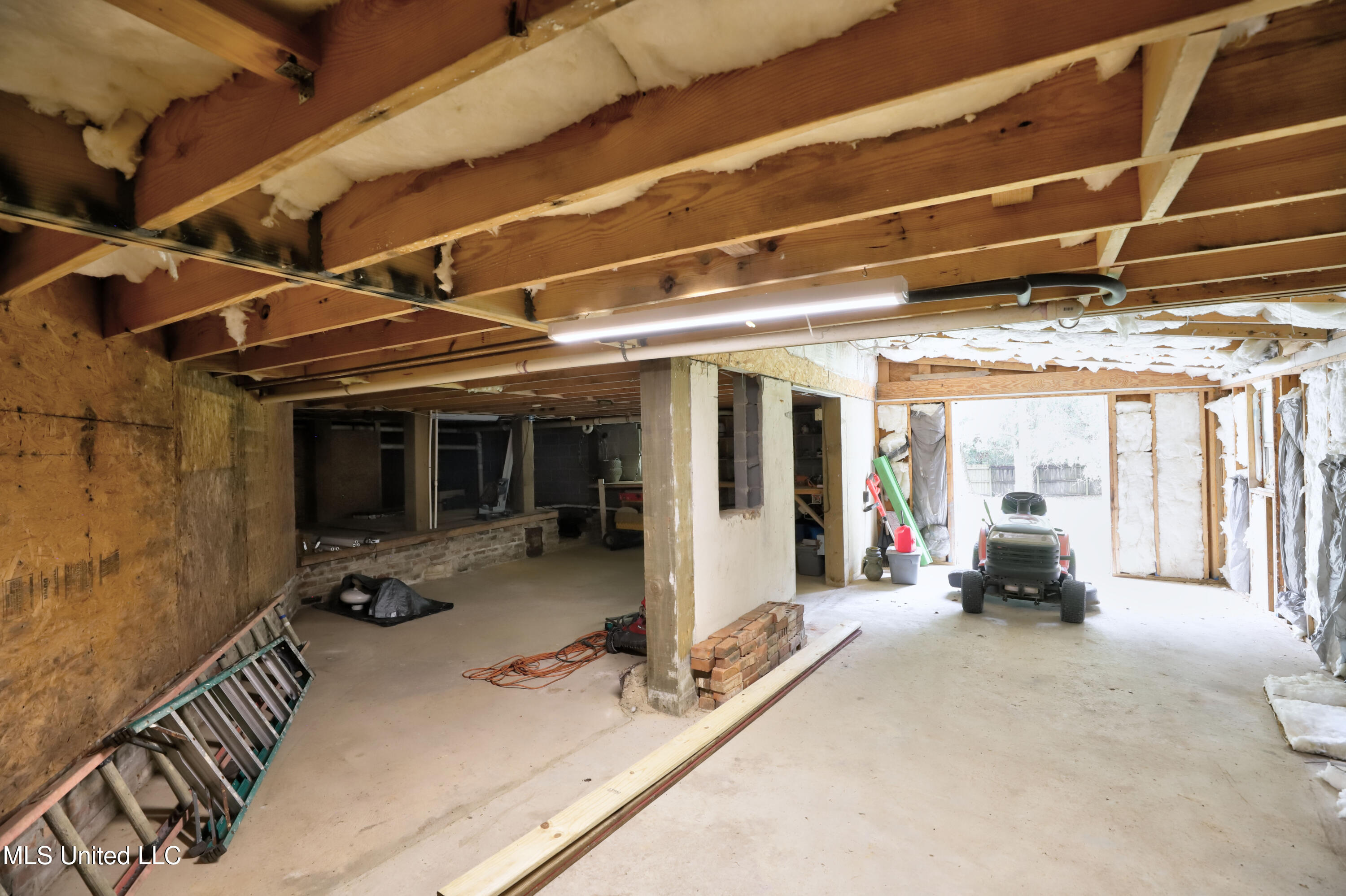 6333 Apelehama Road Diamondhead, MS 39525 - Photo 25 of 31 Workshop