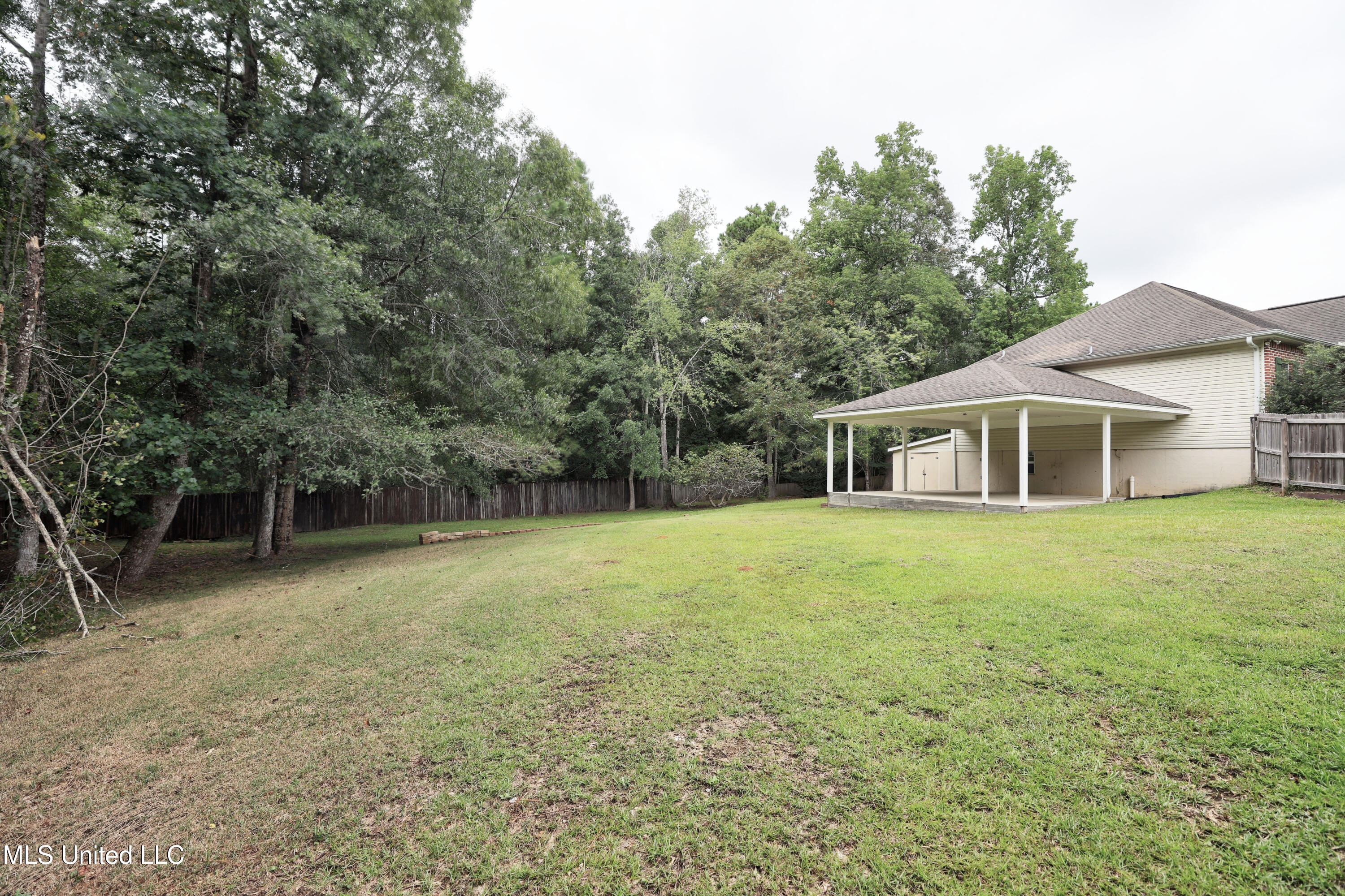 6333 Apelehama Road Diamondhead, MS 39525 - Photo 29 of 31 Yard