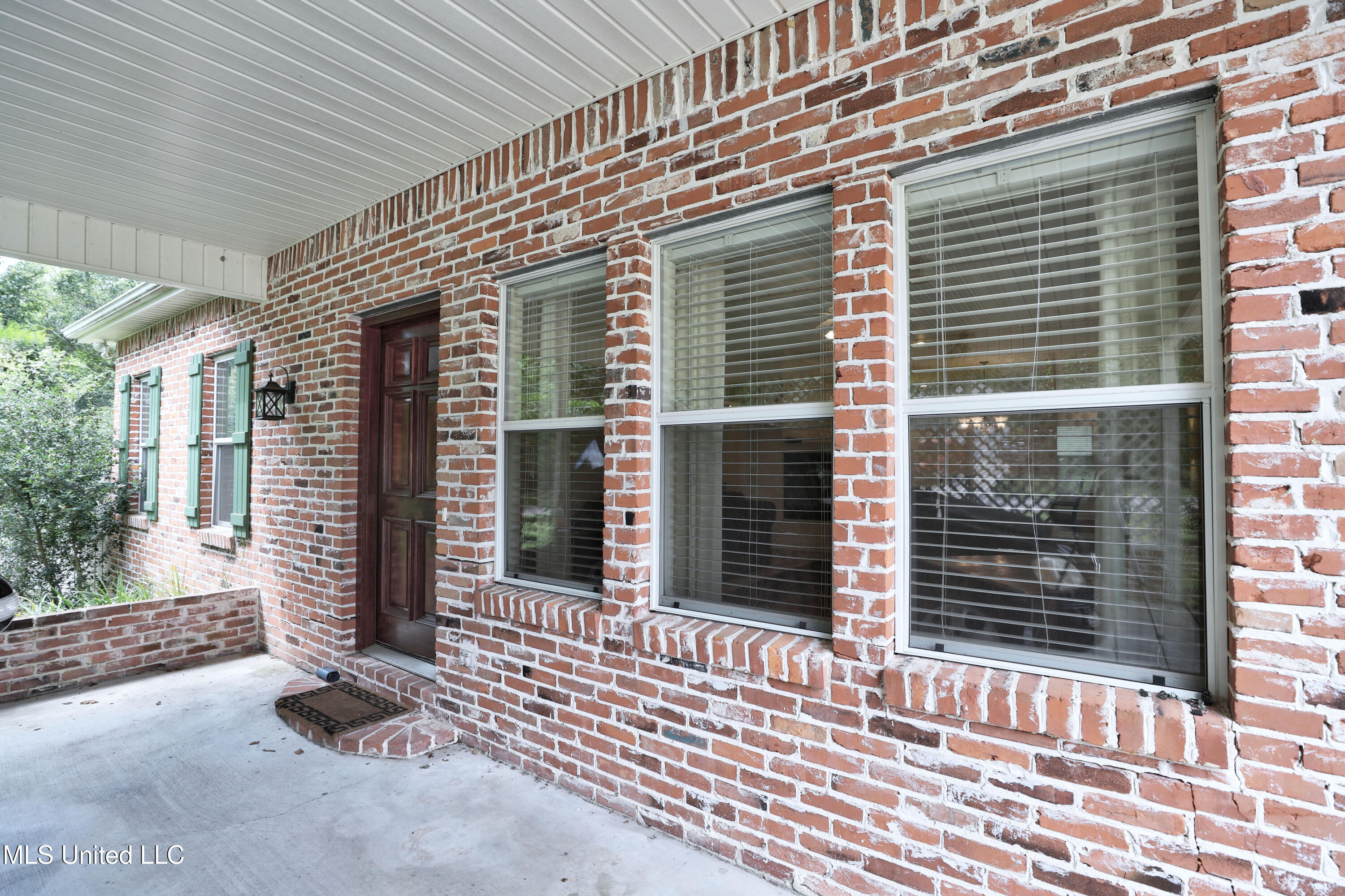 6333 Apelehama Road Diamondhead, MS 39525 - Photo 3 of 31 Front