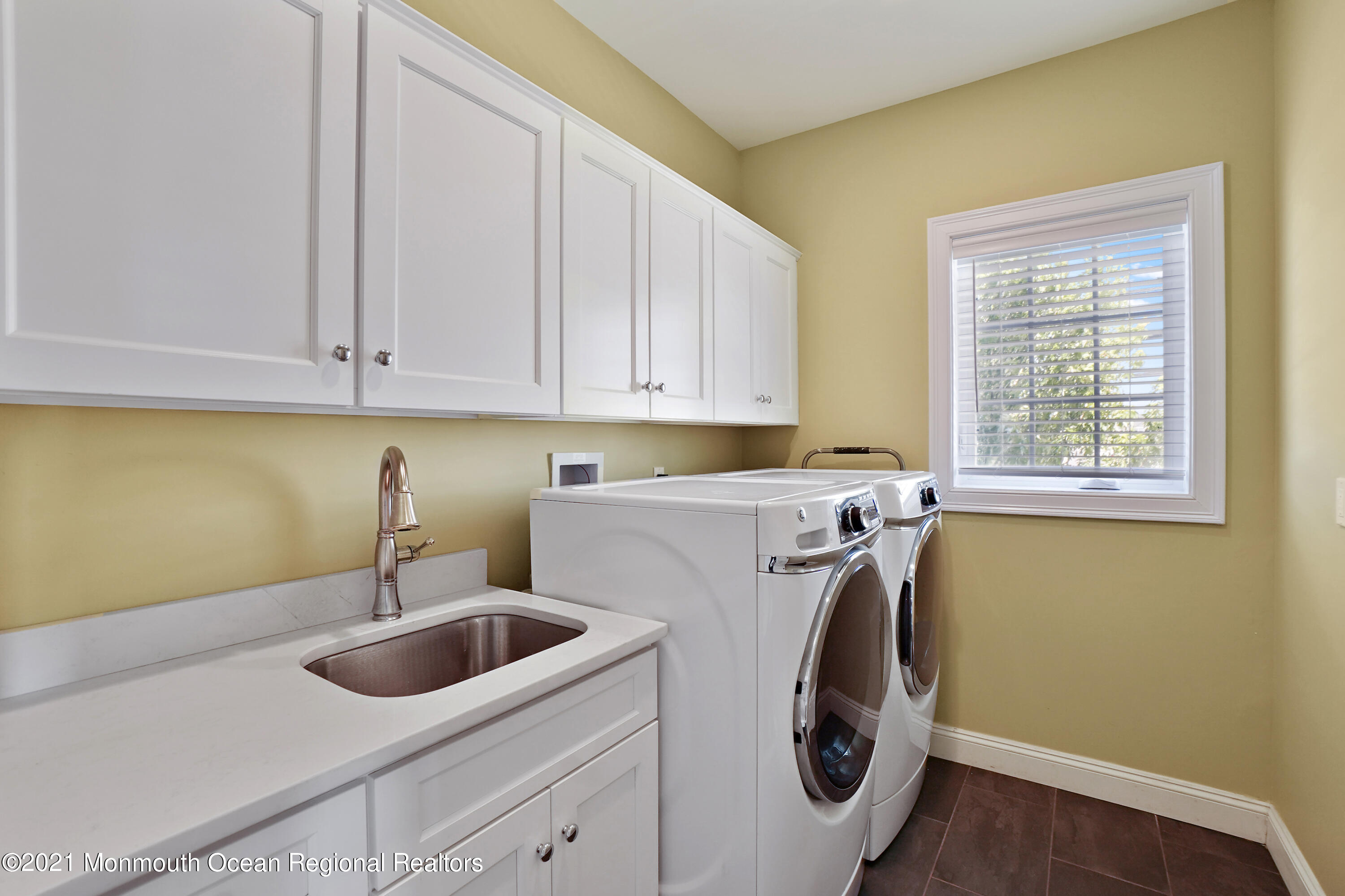 204 North Lagoon Road Lavallette, NJ 08735 - Photo 9 of 44 a utility room with sink dryer and washer