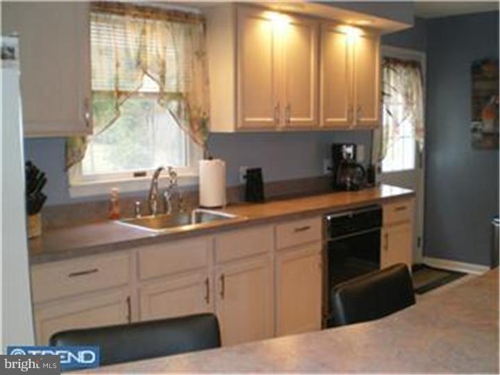 37 Miry Brook Road Hamilton Square, NJ 08690 - Photo 5 of 12 Kitchen