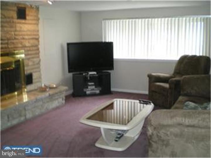 37 Miry Brook Road Hamilton Square, NJ 08690 - Photo 8 of 12 Family Room