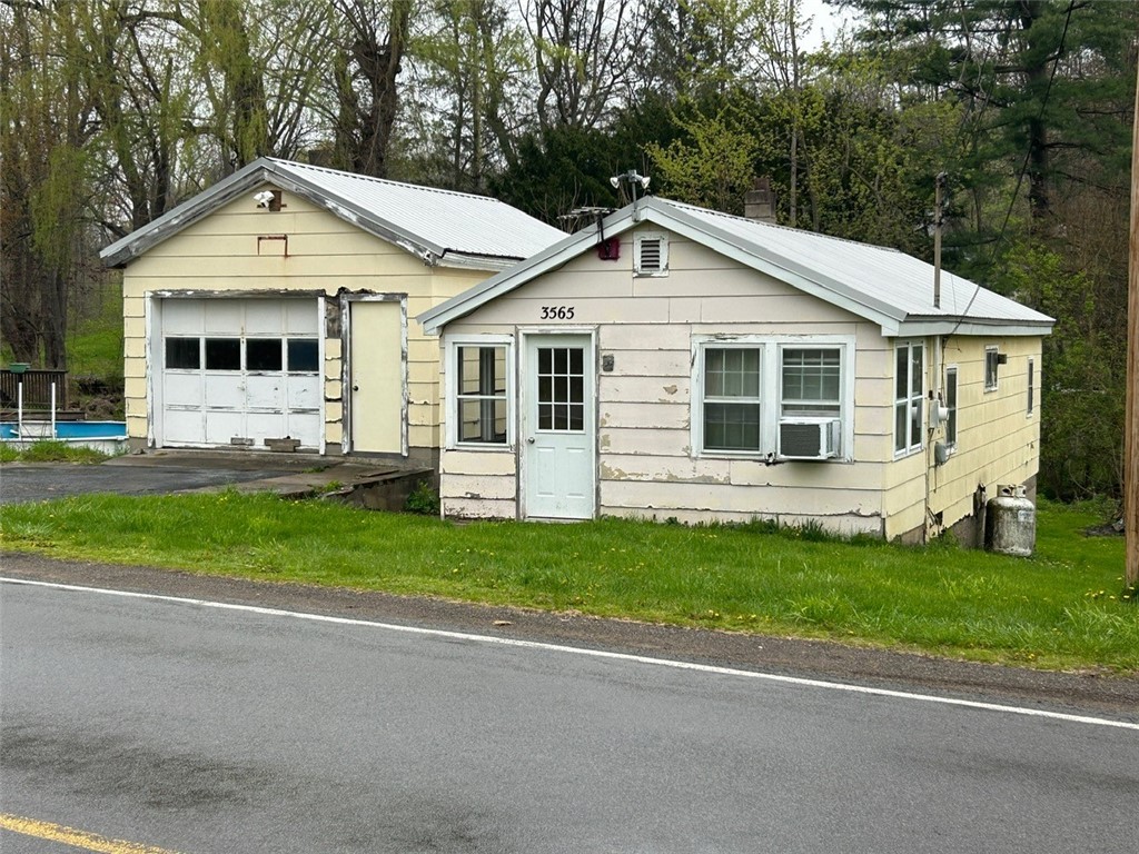 3565 North Creek Road Palmyra, NY 14522 - Photo 1 of 13