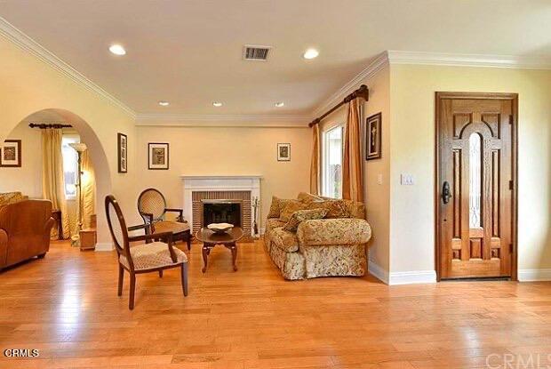 1736 Vistillas Road Altadena, CA 91001 - Photo 5 of 29 0f6fdfec-20dd-47da-a946-c0181ad9f5c5