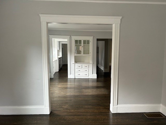 84 Aberdeen Avenue, Unit 1 Cambridge, MA 02138 - Photo 4 of 17 a view of an entryway of the house