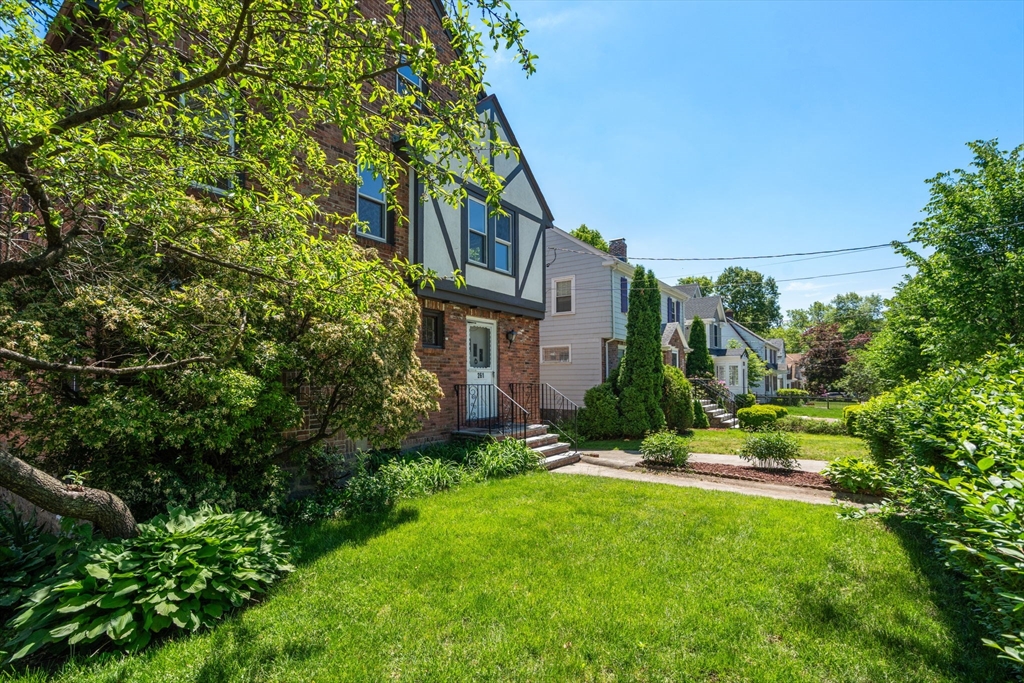 261 Russett Road Brookline, MA 02467 - Photo 34 of 36